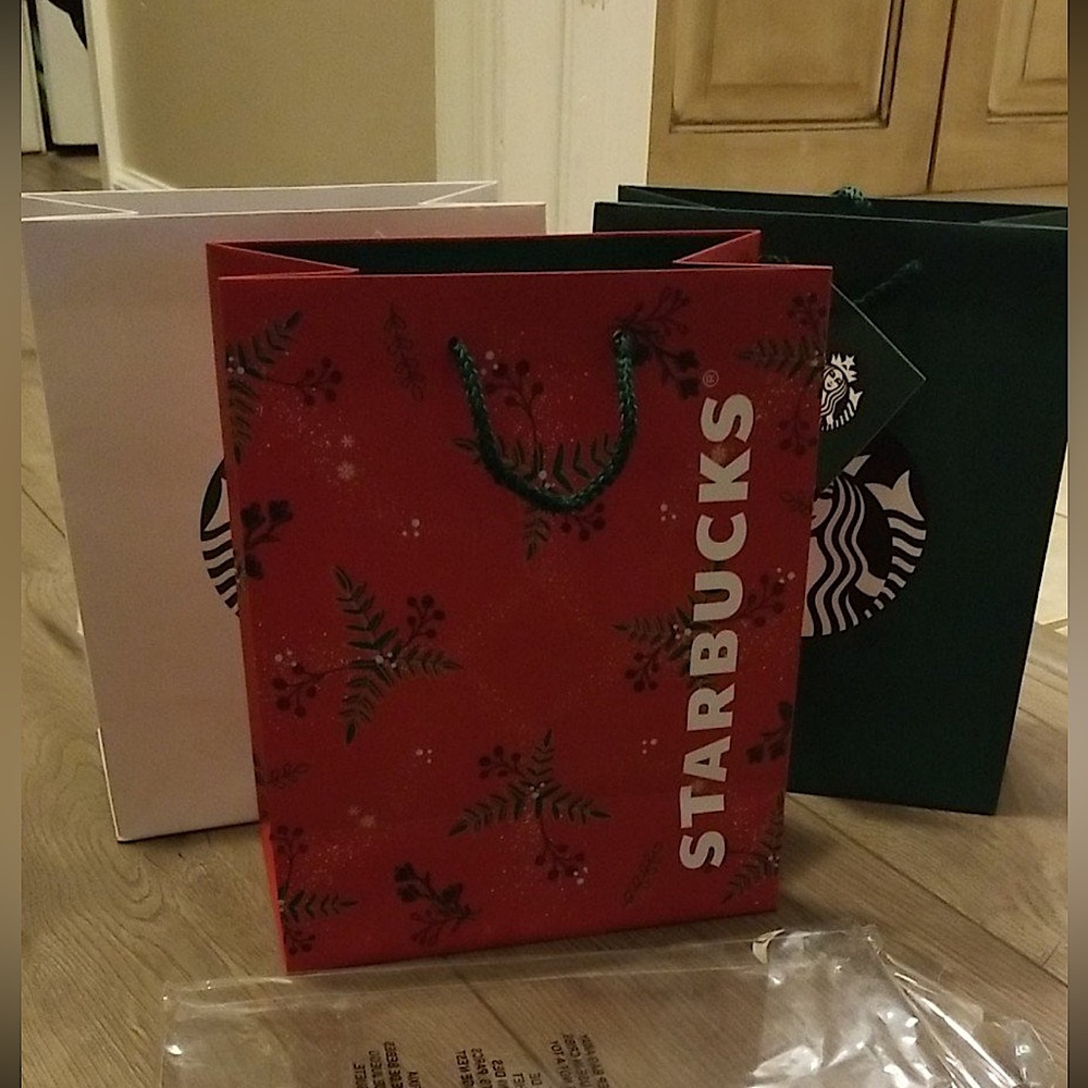 Starbucks holiday gift bag set, new in packaging, collectible